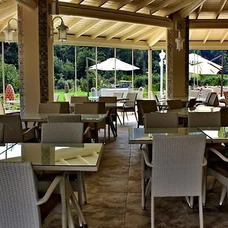 מלון & (adults Only)