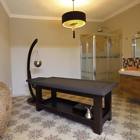 & (adults Only) ホテル 4*