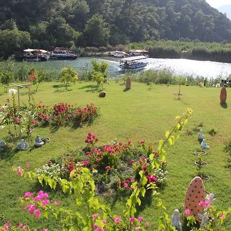 ホテル & (adults Only)