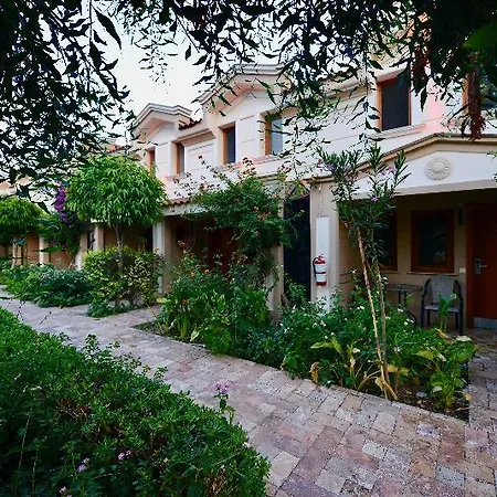 ホテル & (adults Only)